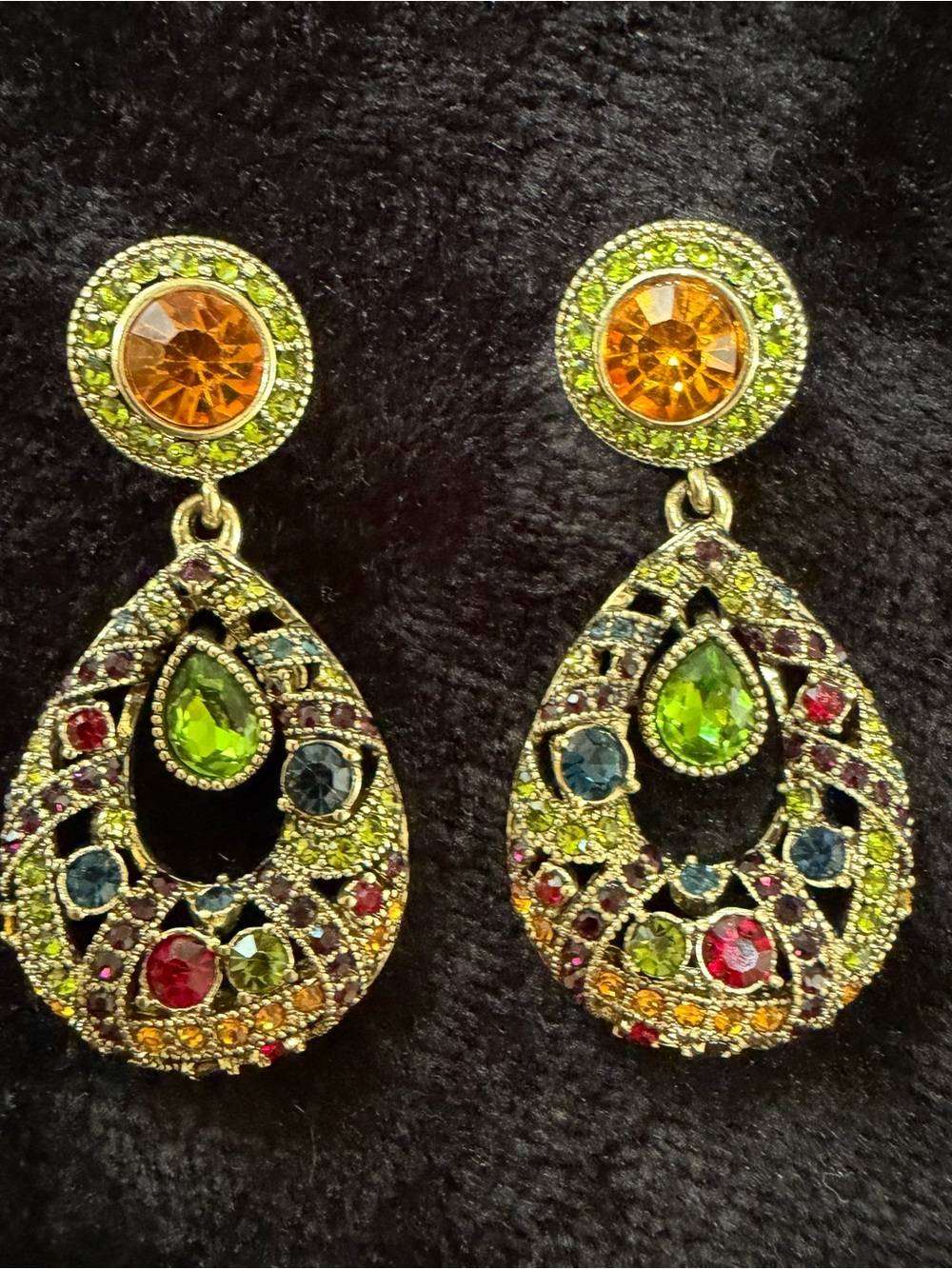 Heidi Daus "Perfect
Drop" Crystal Drop Earrings.